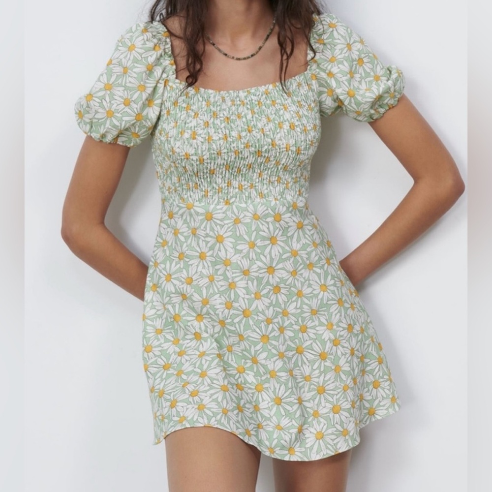 Daisy Print Dress - Picture 2 of 4